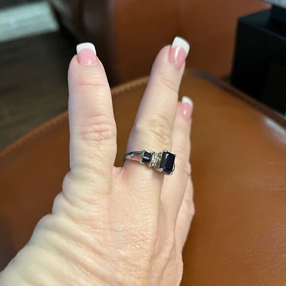 Ladies white gold and genuine diamond sapphire ring size 7 1/2 - Picture 4 of 4